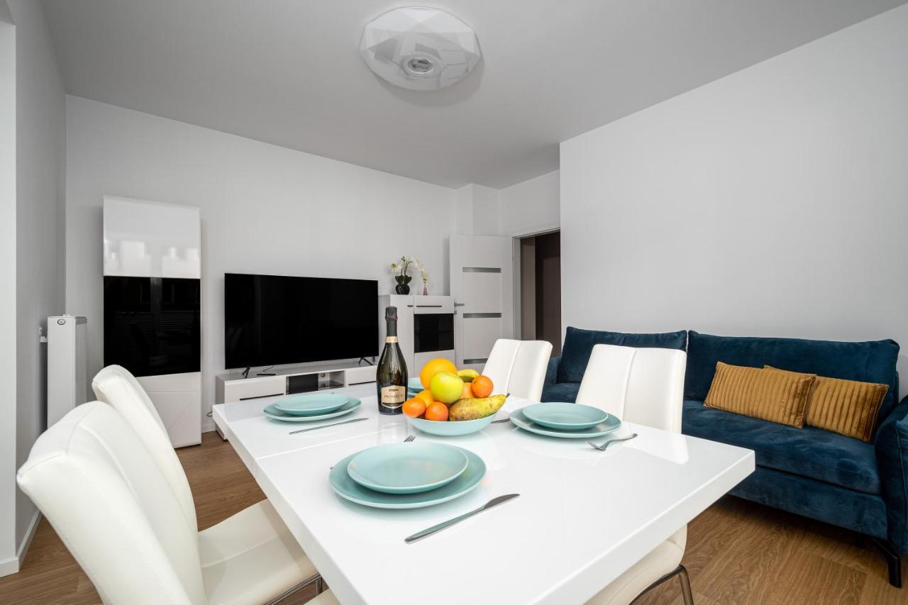 Your Apartments Okrzei 12 Варшава Экстерьер фото